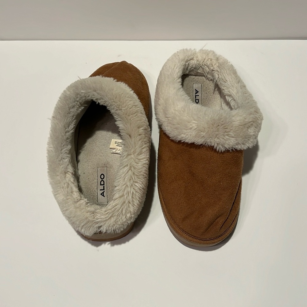 ALDO Shoes Wendi Faux Fur Slip On Platform
Slippers Women's Large 9-10
